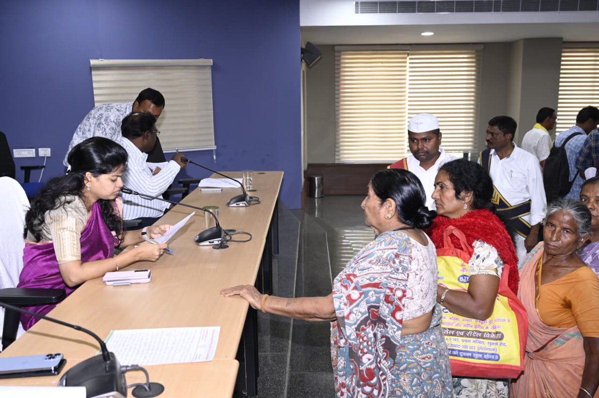 Collector Mahabubabad tweet media