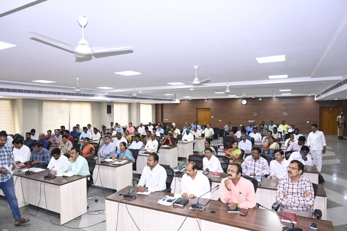 Collector Mahabubabad tweet media