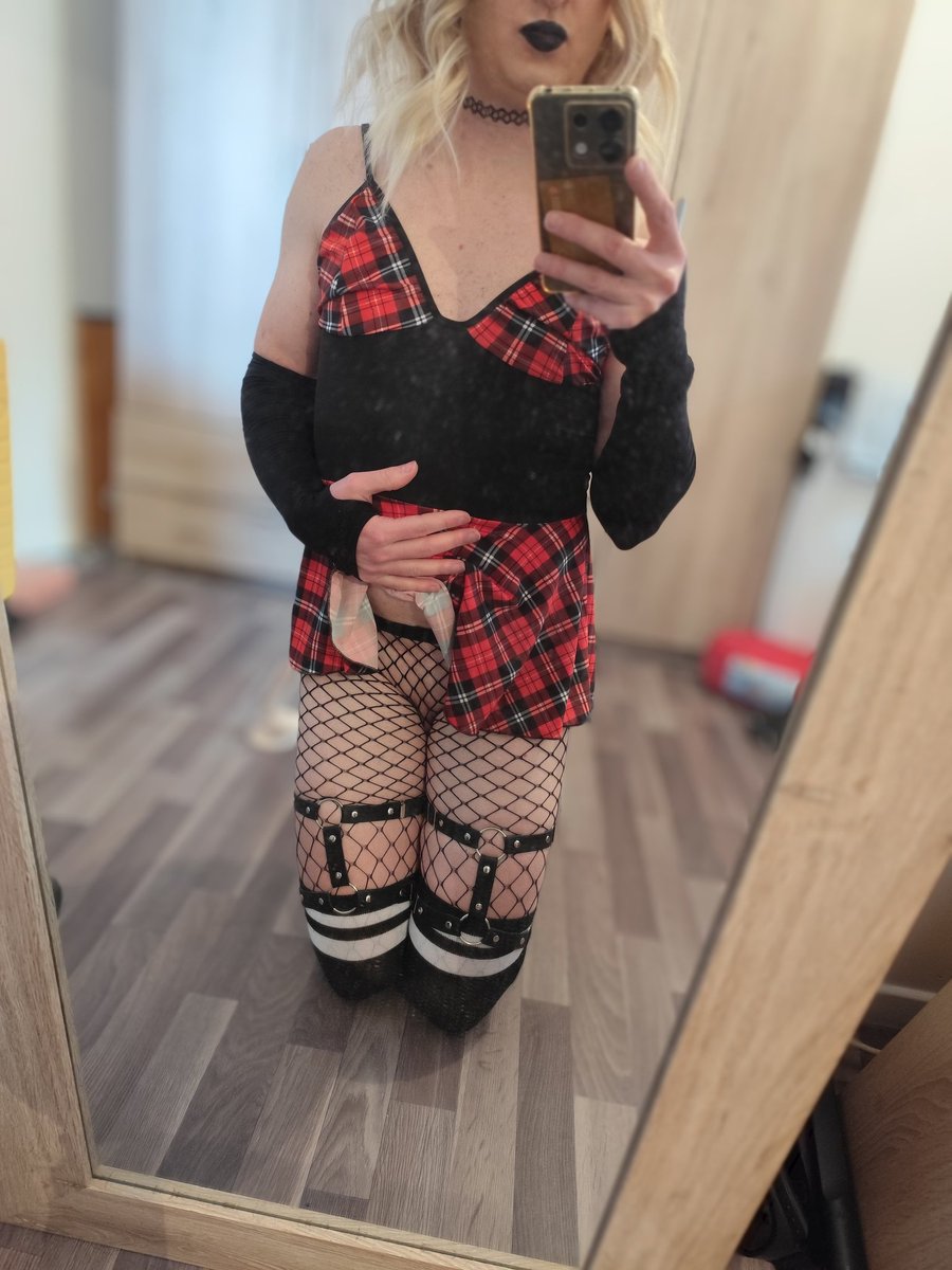 Valentine 💋💄 tweet media