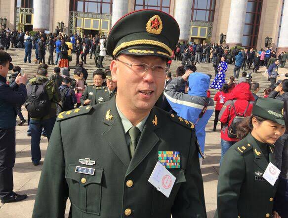 今天刘振立的河北老乡韩卫国与他担任陆军司令时的老搭档原陆军政委刘雷以及原后勤保障部部长高津一起被中共政协免去了政协委员的资格三人均是上将，韩 ...