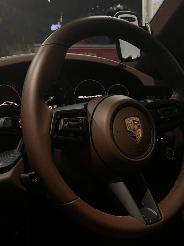 moonxlight's tweet image. One day definitely 🤎