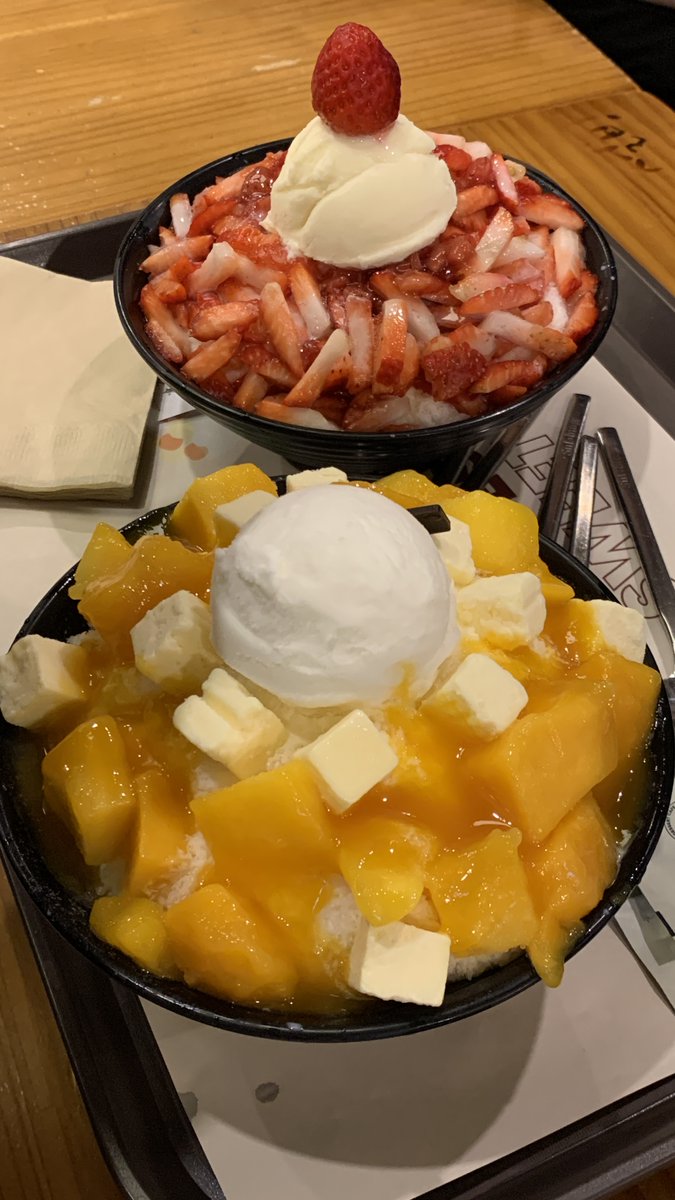 woouim's tweet photo. 생일케이쿠 냠냠 🫰🏻 https://t.co/KFUBtej9v5