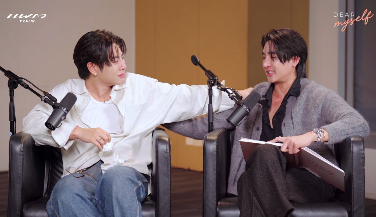 ก็ยังขอบคุณที่พี่เอิร์ทยังมีมิกแล้วมิกยังมีพี่เอิร์ทอยู่ข้างๆเสมอ ไม่ว่าวันนั้นจะดีหรือไม่ดี จะทุกข์จะสุข เราแฟนคลับที่อยู่ตรงนี้ก็จะส่งกำลังใจให้ทั้งคู่กับทุกๆเรื่องๆเลยนะ ดมมชรักเอิร์ทมิกซ์ที่สุด ตลอดไป🤎❤️
#DearMyselfxEarthMix 
#เอิร์ทมิกซ์ #EarthMix