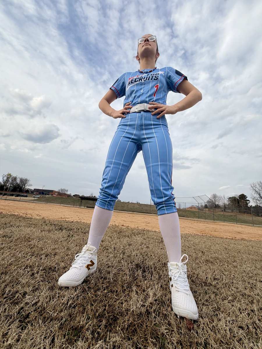 GraceDunlap2030's tweet image. Official NTR debut coming soon 💪 New team, new drip, same grind 🔥 Can't wait to put this on for real ⚡️ Side note: Middle school tryouts this week M-W 👀 Going for three years in a row 🥎 @recruits_next #Softball #SpringReady #NextChapter #ClassOf2030