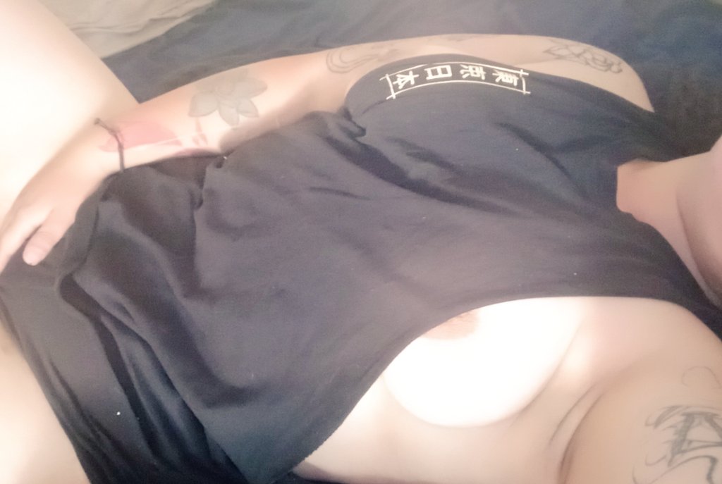 xdepredadxr's tweet photo. Recuerden que así me veo antes de que me cabalguen encima 🖤✨ https://t.co/DSmICMBSmf