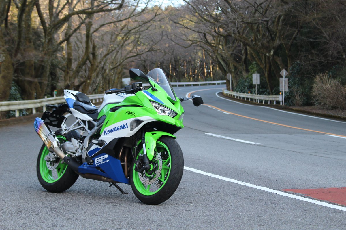 クラス最強77ps‼️(ラムエア加圧80ps) ZX-25Rと共通車体‼️189kg