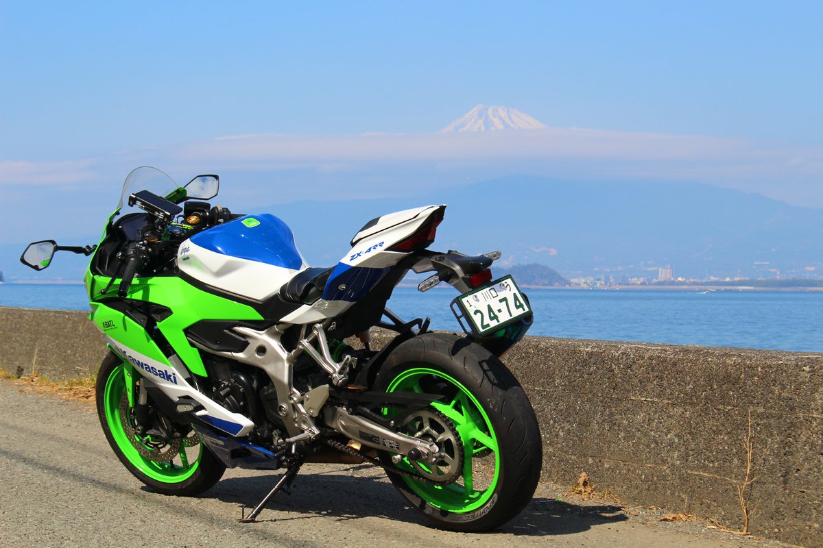 クラス最強77ps‼️(ラムエア加圧80ps) ZX-25Rと共通車体‼️189kg