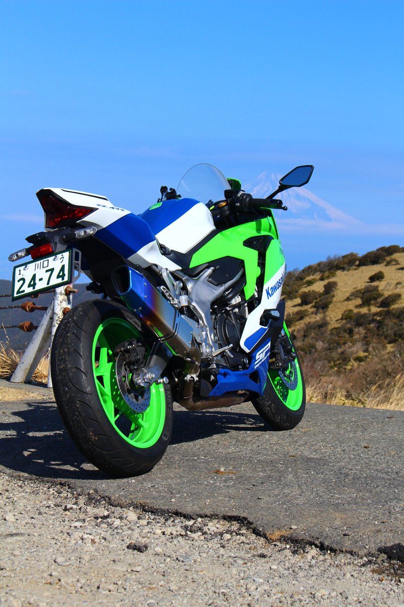 クラス最強77ps‼️(ラムエア加圧80ps) ZX-25Rと共通車体‼️189kg