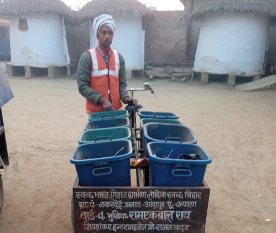 EcMotihari's tweet photo. Under #SBMG/#LSBA #SwachhtaWorkers across various Blocks undertake #LegacyWasteRemoval, #Household waste collection, #CleanlinessDrives in rural and community spaces, promoting sustainable sanitation, #PublicHealth and #EnvironmentalProtection.
@Dm_Motihari @LSBA_Bihar @BiharRDD https://t.co/Et13ewgIDd