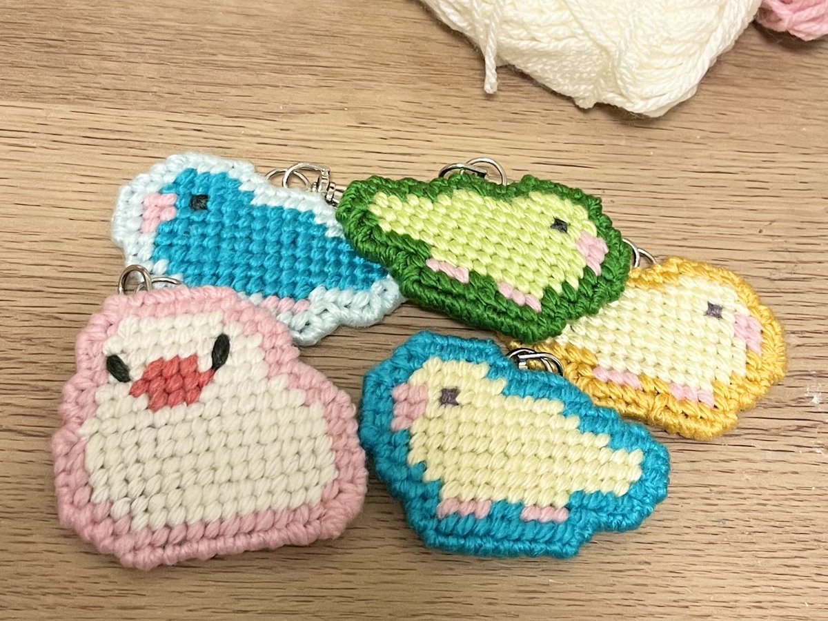 #鳥フェス仙台
毛糸ストラップ🧶
仙台にはサザナミ4種と白文鳥を持っていきます･8･