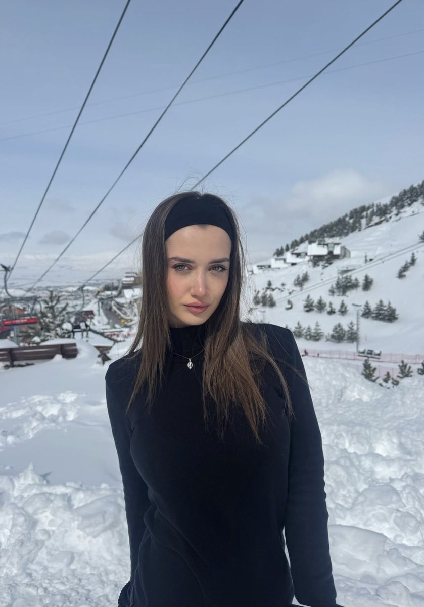 SarahPatellaro's tweet photo. İlsu Principessa delle nevi ❄️❤️
#İlsuDemirci #Arafta https://t.co/805OKIL9fl