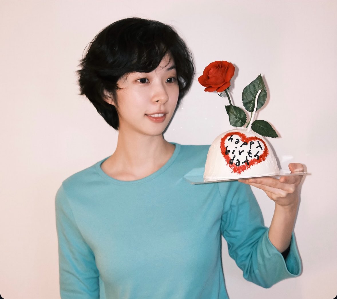 생일 축하해요 🥹
세상에서 제일 행복한 하루 보냈길
언제나 내 사랑이자 자랑 🫶