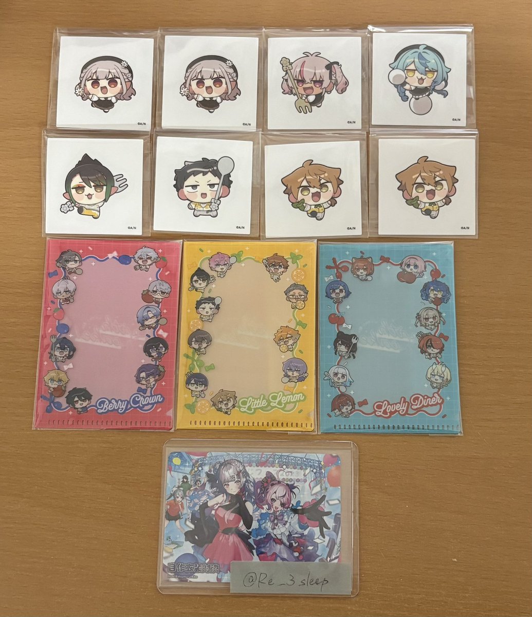 Re_2sleep's tweet photo. 【交換/譲渡】にじさんじ 8周年 8th Anniversary メタルカード チェキ風カード チケット風カード アクリルブロック 特典 

譲▶︎画像1~4

求▶定価(希望額)+送料＞同種bio欄の方

郵送のみ/初回リトリン必読
纏めての方優先いたします
検索からもお気軽にお声がけ下さい🙇🏻‍♀️ https://t.co/OryovDLN5x