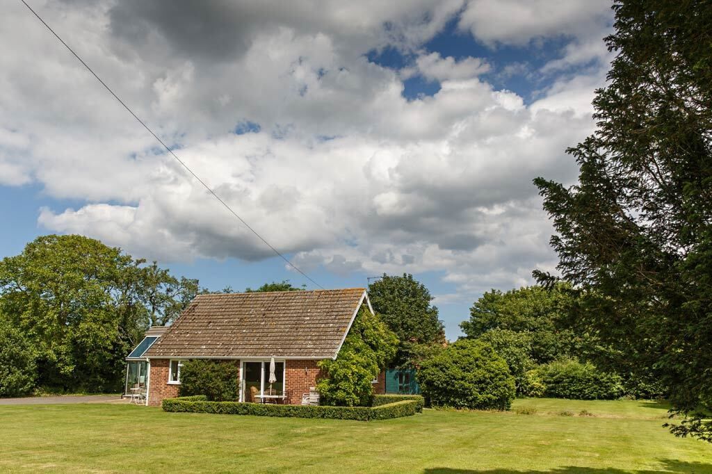 WeAcceptPets's tweet image. 🌸 Wisteria – Spring Availability 🌸

With limited availability remaining in April &amp;amp; May, now is the ideal time to book a peaceful spring break.🌷

Accepts 🐶 
weacceptpets.co.uk/Norfolk/7062

#Wisteria #HolidayHome #SpringBreak #Availability #HolidayCottage #UKGetaway #Countryside #Holt