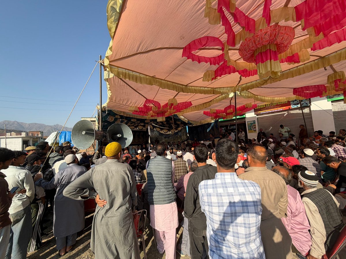 📍 Plangar, Rajouri (Jammu)

At the public grievance redressal camp (Janata Darbar) organized in Plangar, Rajouri (Jammu), directions were issued to the concerned officers and officials regarding ongoing government schemes, developmental projects, departmental activities, and