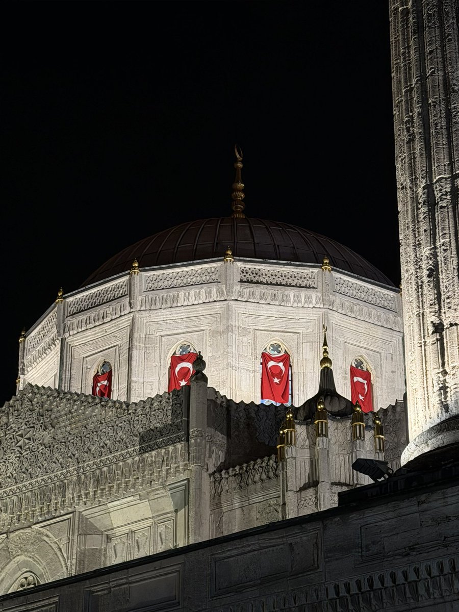 📍Pertevniyal Valide Sultan Camii