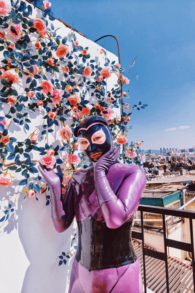 🌸❤️💜🌺
#latex #rubber #fetish #乳胶衣