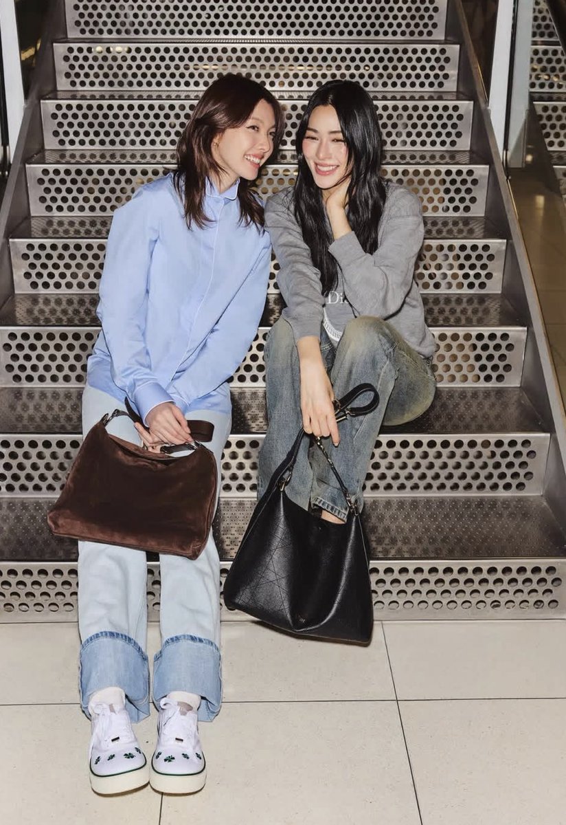 Princessakari's tweet photo. ✨Time to use my personal account for Paris Fashion week!!✨

LINGORM TAKEOFF TO DIORAW26
#LingOrmDiorAW26APTLook
#Linglingkwong #Ormkornnaphat 
#LingOrm #Dior #DiorAW26 #PFW https://t.co/pISTAt8Z8J