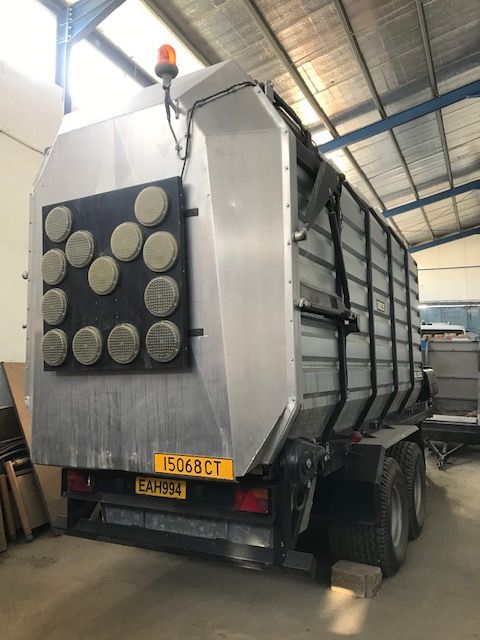 TractorHouseEU's tweet photo. 🔔MACHINE OF THE WEEK 🔔
🌻𝟐𝟎𝟏𝟐 𝐓𝐑𝐈𝐋𝐎 𝐒𝐆𝟐𝟎𝟎𝟎🌻

Powerful and versatile vacuum sweeper designed for efficient leaf and debris collection across large areas.

 For info, photos or to arrange a viewing, click the following link:  
https://t.co/4Bzw9IUgjH https://t.co/RlW1aVy9xh
