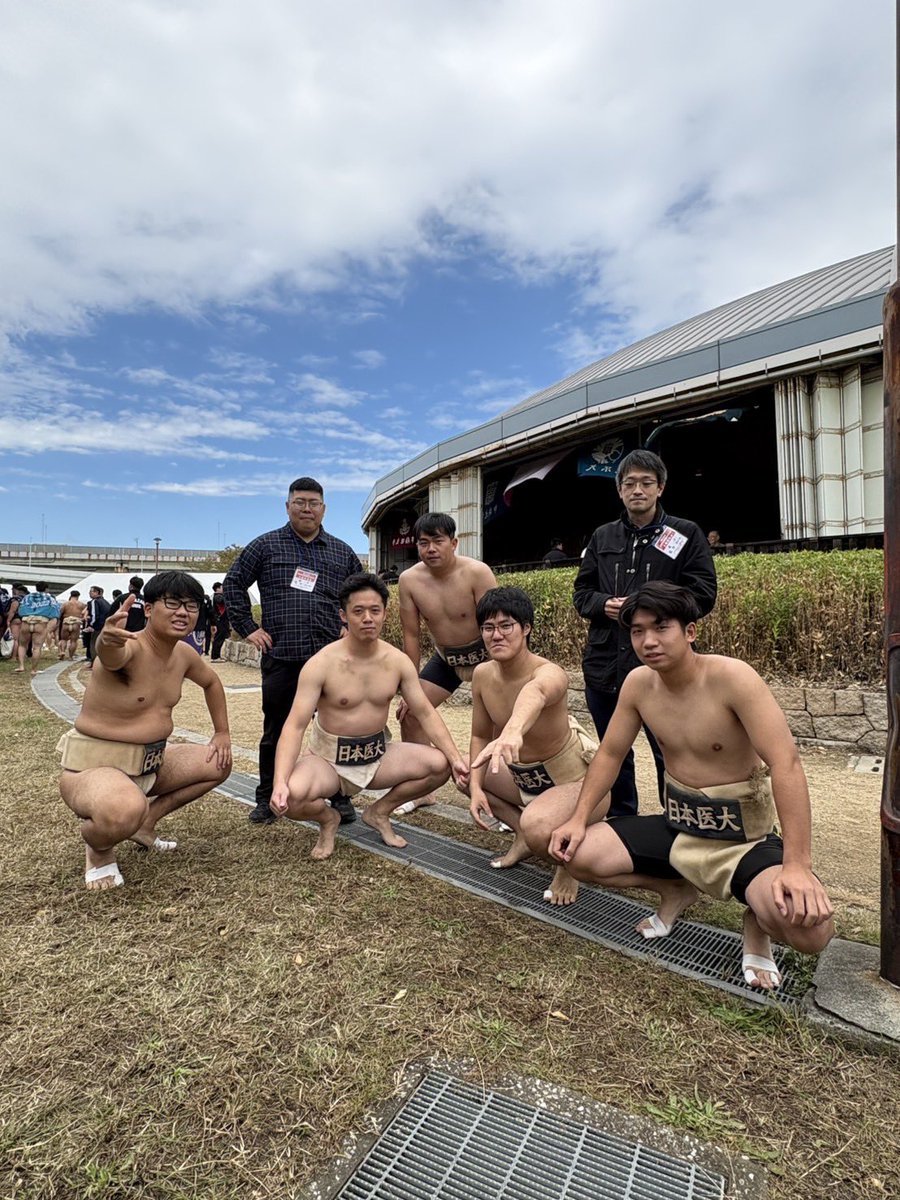 nmssumou's tweet photo. ご無沙汰しております。
#春か���日医　のみなさん、ご入学おめでとうございます㊗️
我々は日本医科大学相撲部と申します。

大学から新しくスポーツ始めたいけど、経験者多いよなぁ､､なんて思いませんか？
そんな貴方には、相撲部がピッタリ‼️

ぜひ一度でも、新歓にお越しください！お待ちしてます📣 https://t.co/8YfMPKhMoh