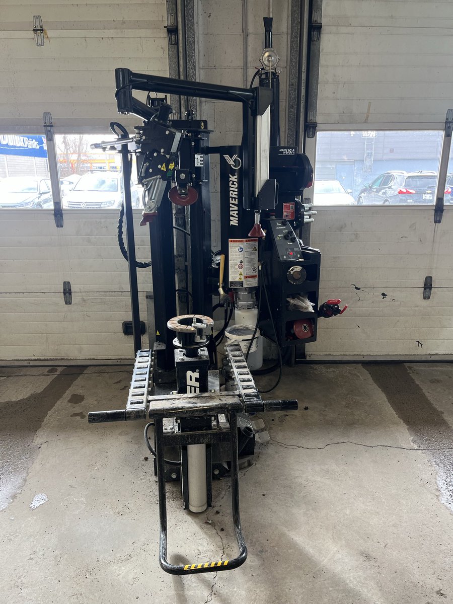 AmscSolutions's tweet photo. Congratulations!….and a huge thank you to Brandon Boyer, Director of Fixed Operations Brett Nolan, their Service Manager Greg Allin, and the entire Boyer Automotive Group of Belleville Volkswagen for their trust in me. #wechoosehunter #amscsolutionsinc https://t.co/iSrS5ckFgq