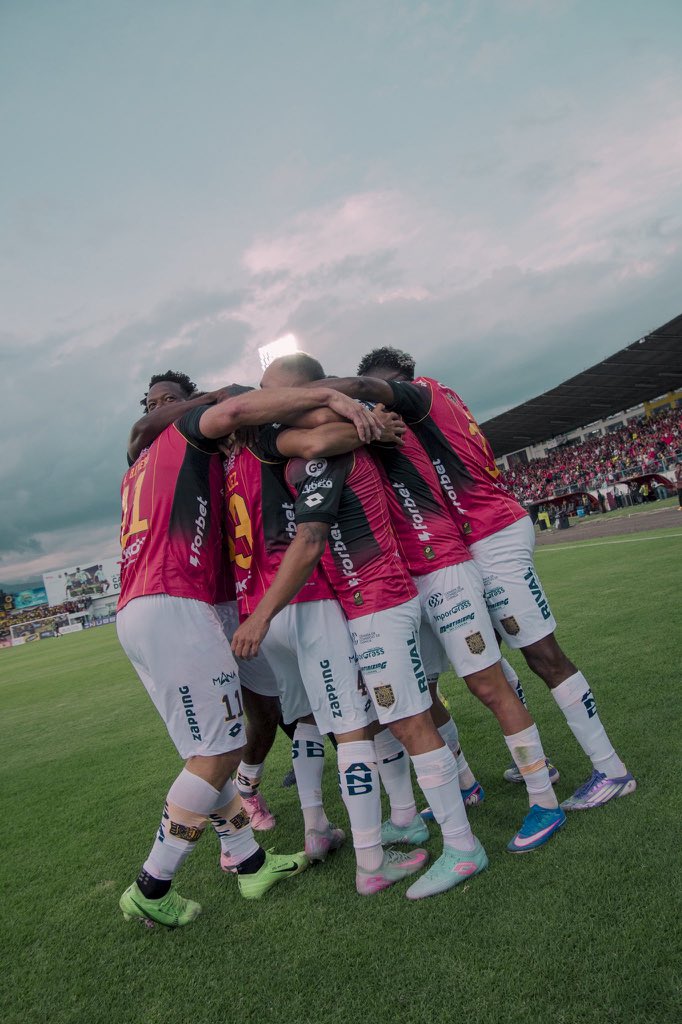 ¡Todo el deporte está en #Area88 por <a href="/radioactiva_ec/">Radioactiva Ecuador</a>, hasta las 10:00!

📻 88.5FM CUE | 103.3FM GYE
🌍 radioactiva.ec
📱 0987175788