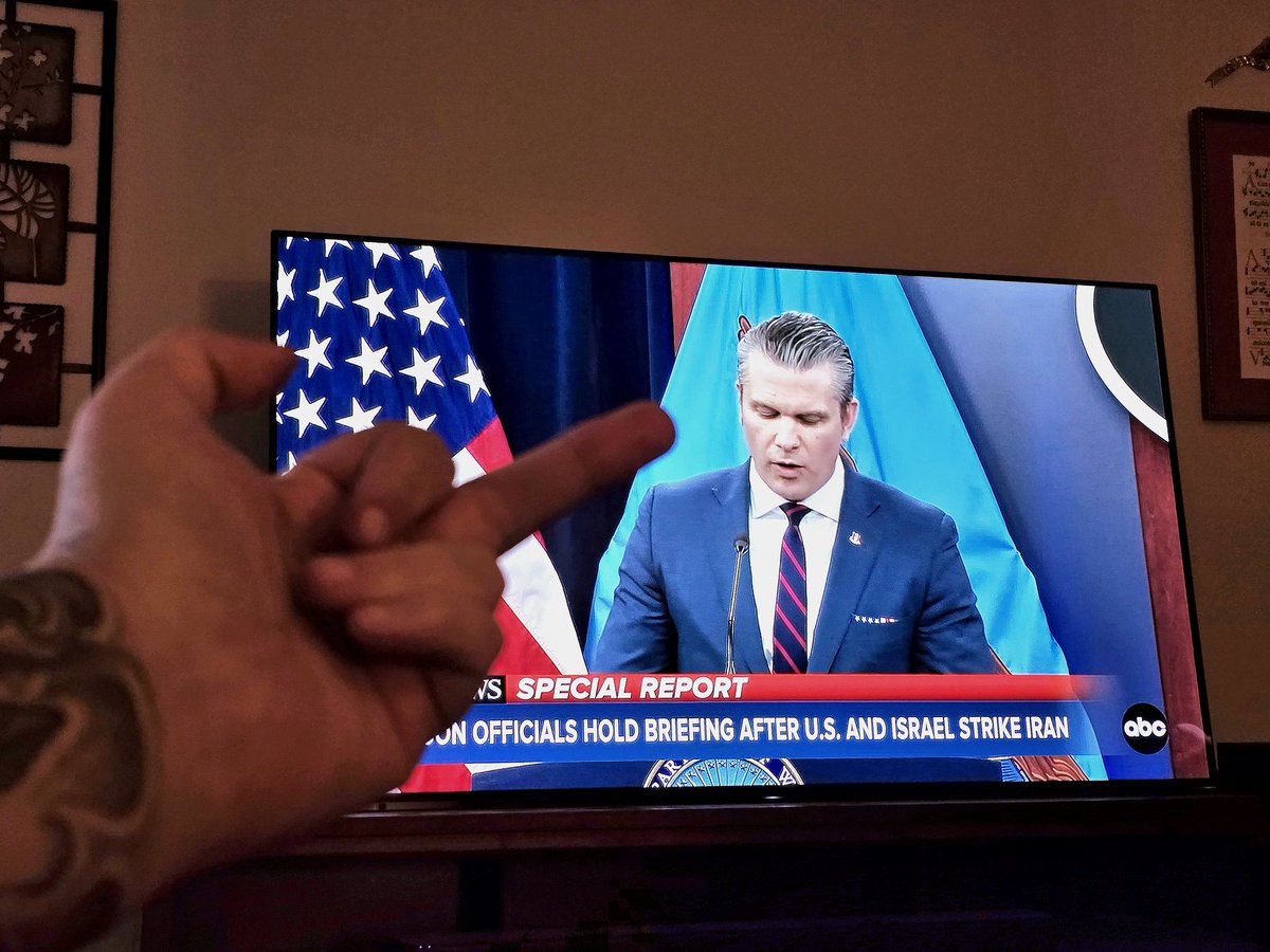 DaAngryOstrich's tweet photo. Fuck this guy https://t.co/8ZcGfi8FAJ