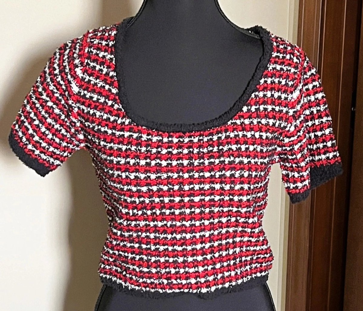 rusticrelics04's tweet photo. Check out POL Boutique Red Black Knit Crop Top Medium Textured Y2K NWOT https://t.co/AiOmQkVtrT #eBay via @eBay #Y2KStyle #90sFashion #GrungeAesthetic #FittedCropTop #BoutiqueStyle #EdgyTop #UrbanStyle #RetroVibes #StatementTop #edgy #grunge #streetwear #Fashinista #boucle https://t.co/x4wAzuPuWd