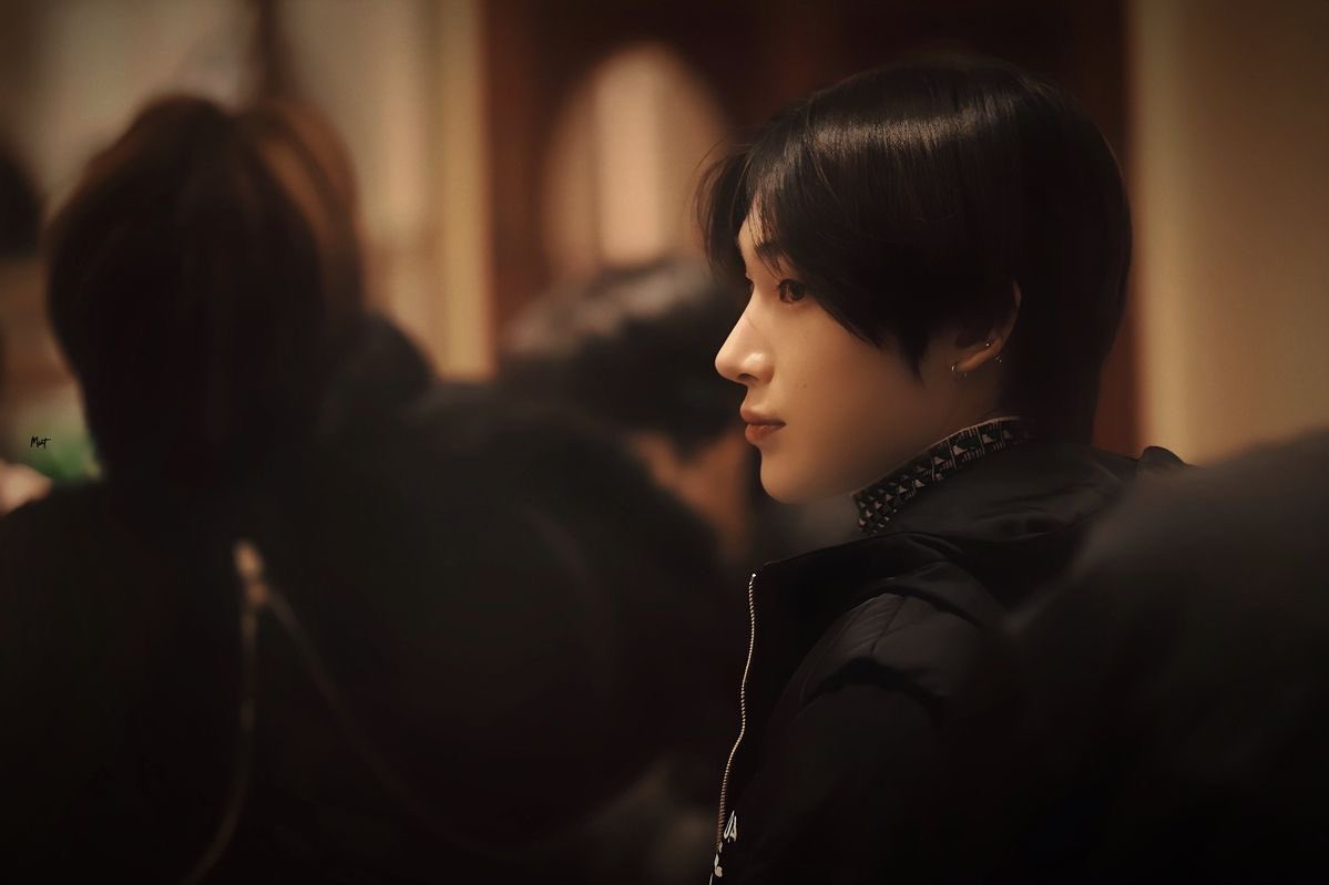 Dirty little secret 
Sunsun au

When Avery Celestine Vale, the perfect nepo-model everyone loves to hate, meets Kai Asher Montenegro, the innocent golden-boy child star, sparks fly. Public thinks it’s casual. Reality? Drama’s been brewing long before the cameras.