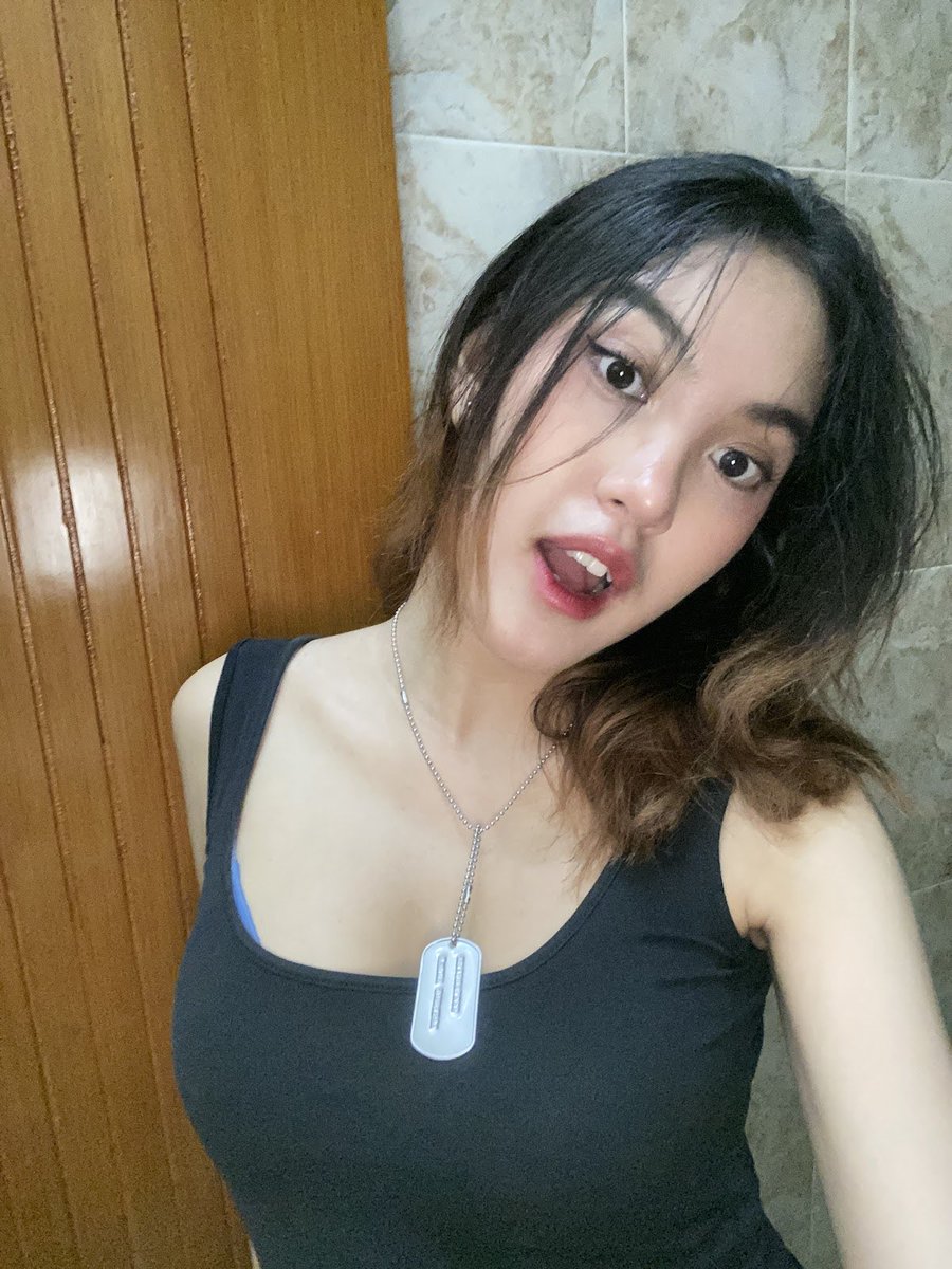 freakihooman's tweet image. me n my body mist against the world