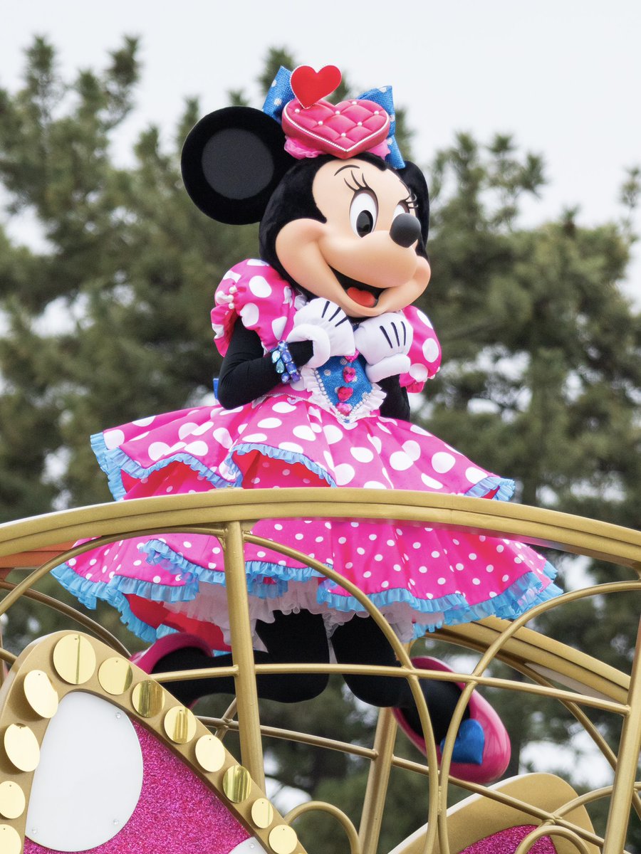 ai_Minnie11's tweet photo. ミニーの日🎀♡
念願の城前で見れて本当に嬉しかったし最高だった😭ミニーちゃんありがとう😭💘 https://t.co/kjdOgDJCsc