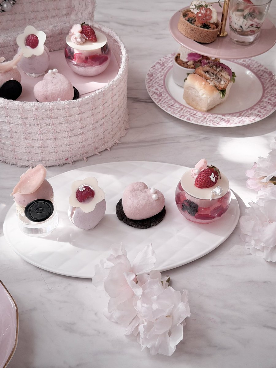 ₊˚ ‿︵‿︵‿︵୨୧ · · ♡ · · ୨୧‿︵‿︵‿︵ ˚₊ 🖤🎀黒とピンクが好き