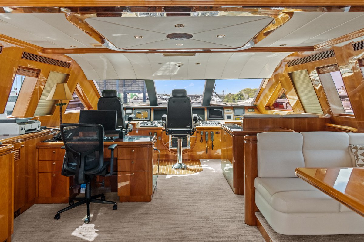 sytreports's tweet photo. ๐ UP FOR AUCTION: 33m Horizon yacht El Mirar II up for auction
The 33.5-metre @HorizonYachts motor yacht El Mirar II is set to be sold at auction in partnership with Boathouse Auctions, represented by Burgess.
๐Learn more: https://t.co/F18kC5yZk3
#horizonyacht #boathouseauctions #YachtAuction #yachtbrokerage #burgess