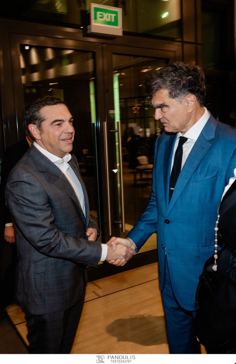 FtagJim's tweet photo. Για άλλη μία φορά που η #AVIN κερδοσκοπεί εις βάρος των πελατών της.
Από 1,695€ που είχε την Παρασκευή την αμόλυβδη, την πήγε 1,725€.
Απλά ξεφτίλες ζαίοι...τι περιμένεις;
#Ιραν #Καύσιμα #Βενζίνη #Φυσικό_αέριο #Κύπρος #κερδοσκοπία #Επίθεση #Παναθηναϊκός #Βαρδινογιάννης https://t.co/E7HSojjAOY