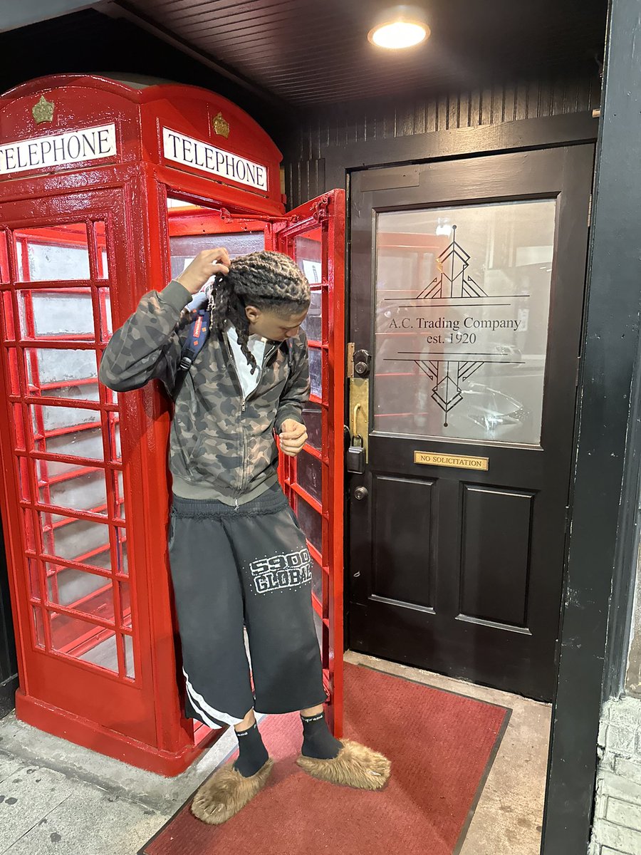 havindogshit's tweet photo. 2/27 i turned 22 https://t.co/dBNJpJ4jeX