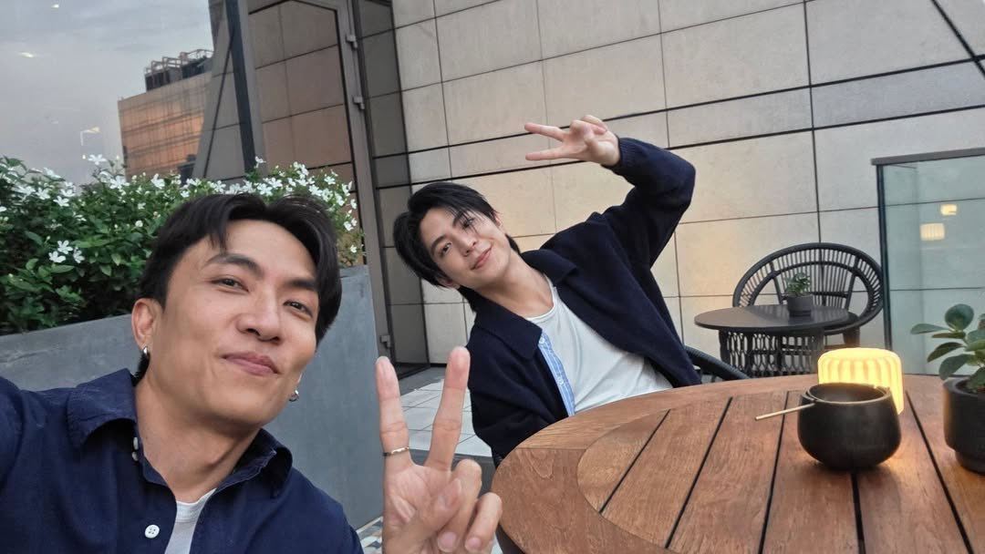 blackwheather's tweet photo. SO WE ACTUALLY HAVE A CHANCE????? https://t.co/n5rRsD5Zxx