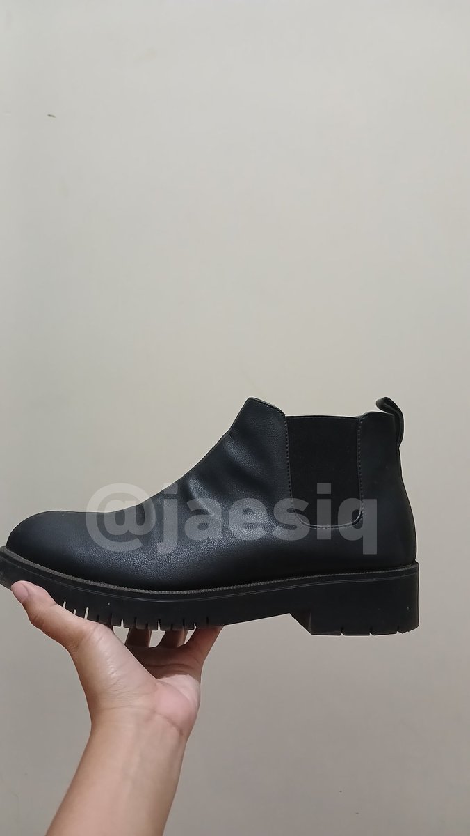 jaesiq's tweet photo. ‼️PRELOVED‼️
sepatu boots wanita 
merk: adorable projects 
size: 41 
harga: 175k (boleh nego)

COD di sekitar buah batu bandung yaaa
#prelovedbandung #zonauang #prelovedsepatu https://t.co/hHori0JvEX