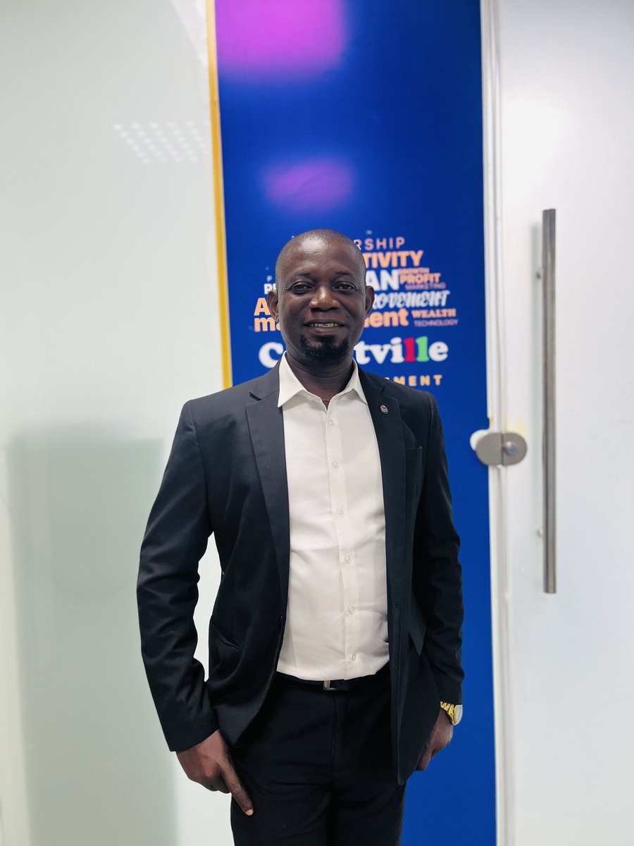 creditville's tweet photo. New month, new week, new wins! 💼✨
Whether it’s saving smarter, planning ahead, or hitting those money goals, we’re ready to support you every step of the way.
Wishing you a productive, smooth, and money-making week ahead!
#Creditville #Goodlife #HappyNewWeek #HelloNewMonth https://t.co/vi0UF5zQ00