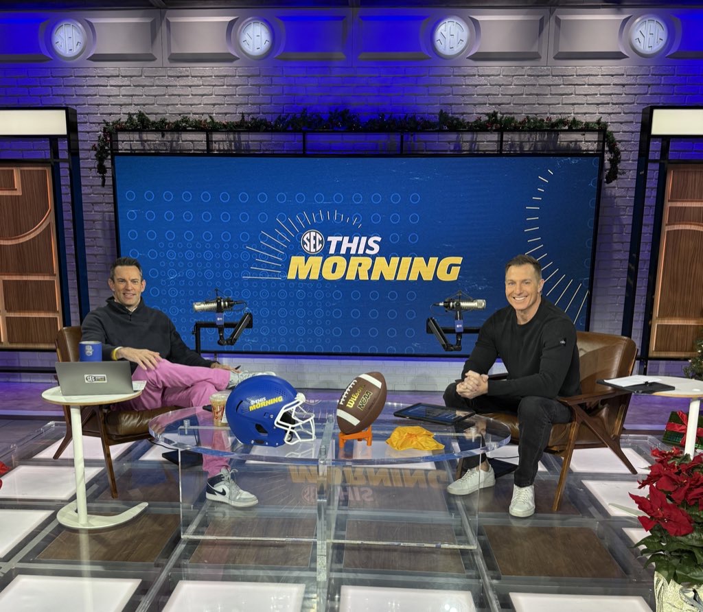 PeterBurnsESPN's tweet photo. #SECThisMorning is LIVE on @SiriusXM w/ @ChrisDoering 

SEC Hoops Recap
Gators looking DAMN good
Women's Bracket is Set
Mikayla Blakes is a BALLER
Sankey's Transfer idea
@lsuclubhockey at 10am

Plus today in 1962, Wilt Chamberlin scored 100.

Most unbreakable record now is what? https://t.co/QZOIMHYriw