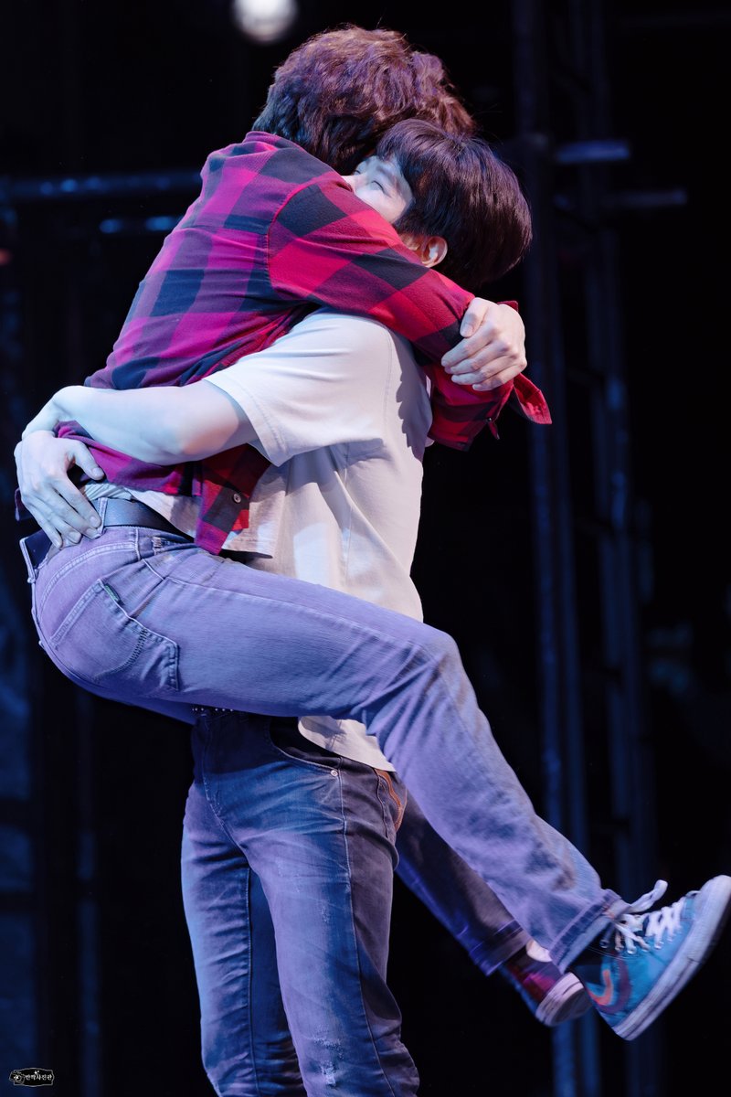 260222 뮤지컬 렌트 밤공      

마크 :: #양희준 배우님
엔젤 :: #황순종 배우님