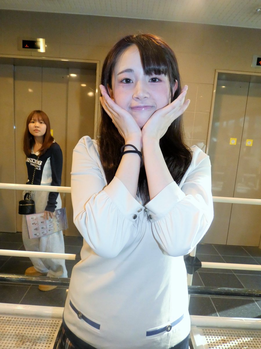 #大阪アニカレ #春の演劇発表会2025
約束~沖ノ島物語~

過疎化という、真面目な題材のせいか🤔
有り得へんやろというボケが、
意外とツボにハマる🤣

そんな笑いが入りつつも、
心温まる良い物語でした🥰

お目当ての紗也ちゃんは、
お婆ちゃん役も見事に演じ分けた好演でした😊