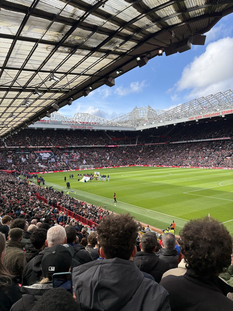 That Palace performance first half yesterday, was the Palace of the end of last season. 

One stupid mistake and an important win was taken from us.

Hopefully on Thursday, we keep those same standards and we should then get 3 points. 

#cpfc