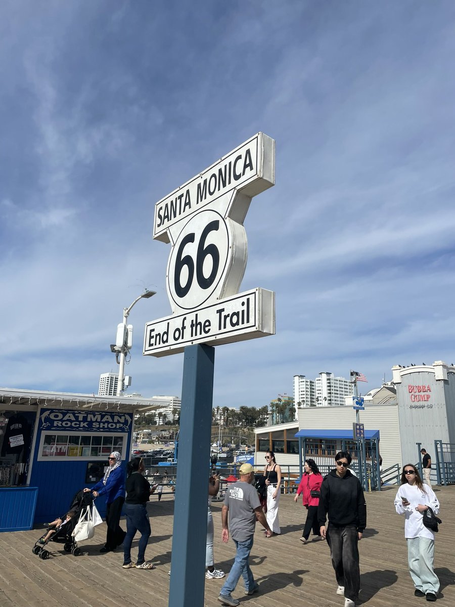 This time last week we were heading to the Santa Monica Pier basking in the sunshine ☀️ What an amazing vacation we had with our dear friends <a href="/La_Psychedelics/">Jack Tripper</a> &amp; <a href="/meetmisscreeper/">Mrs Creeper 🍃✈️🍄</a> 💜