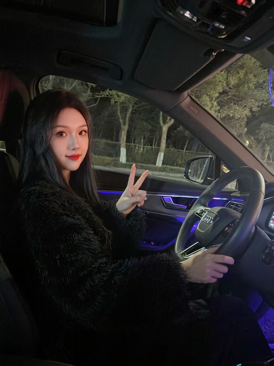 0x小师妹 tweet media