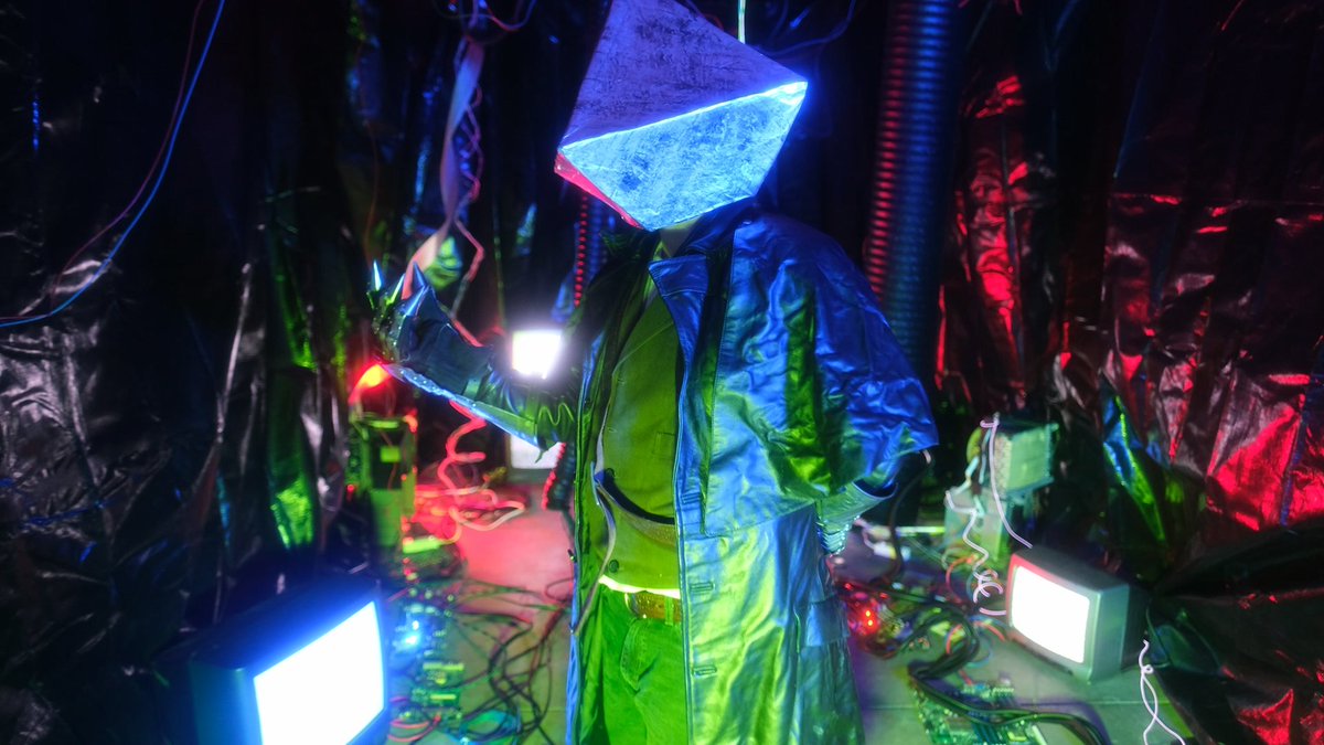 Angus Nicneven tweet media