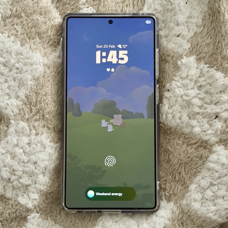 Holly - I like tech tweet media