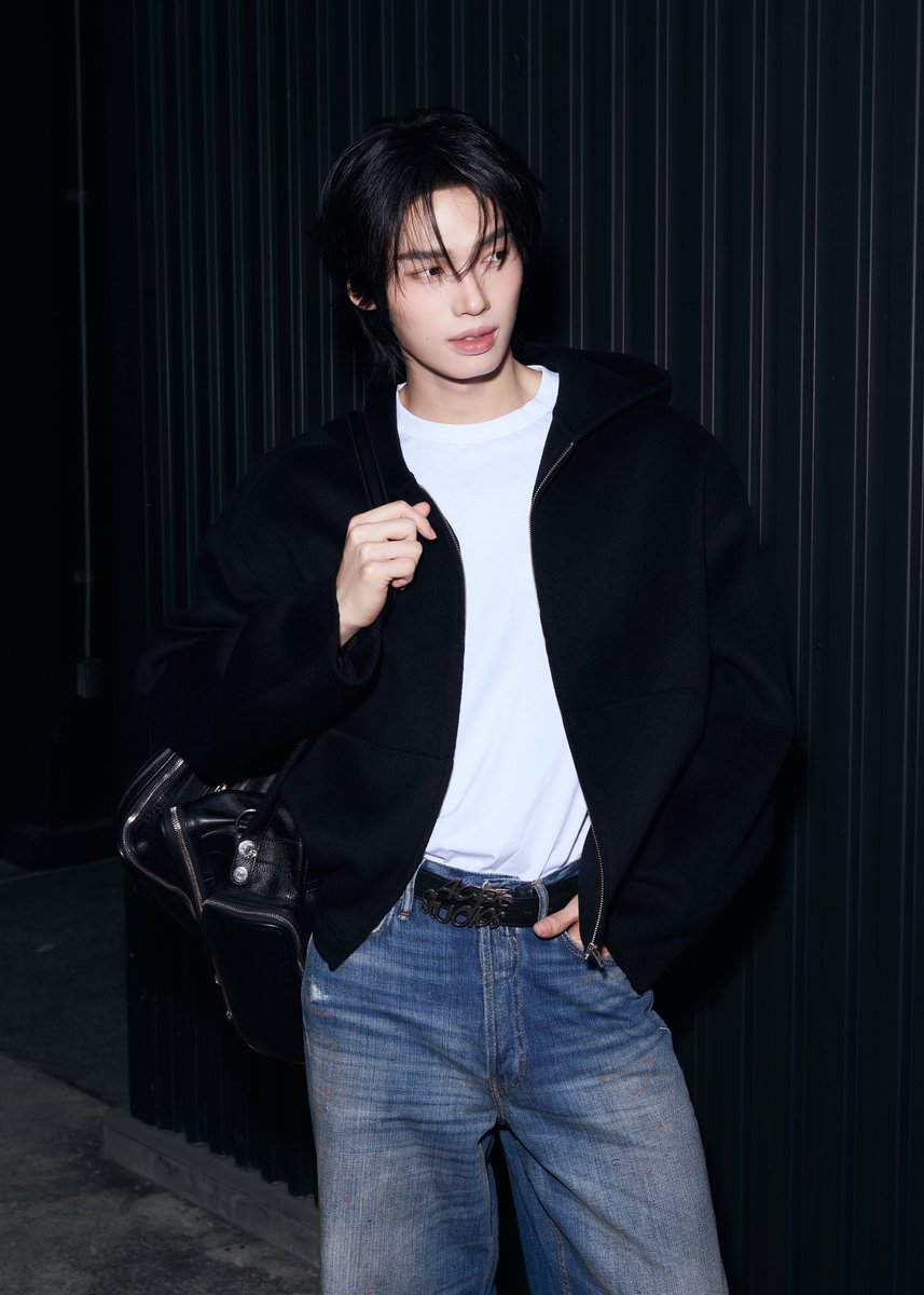 Acne Studios ร่วมเดินทางไปกับ วิน-เมธวิน (<a href="/winmetawin/">Winmetawin</a>) เข้าร่วมชมแฟชั่นโชว์คอลเลกชันฤดูใบไม้ร่วง/ฤดูหนาว 2026 ที่จะจัดขึ้นที่กรุงปารีส ประเทศฝรั่งเศส ในวันที่ 4 มีนาคม เวลา 23.30 น. (ตามเวลาประเทศไทย)

สำหรับลุคของการเดินทางในครั้งนี้