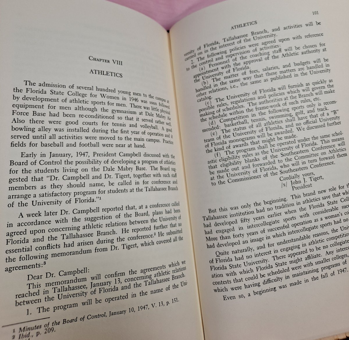 1352 Doak Campbell <A University in Transition> McMurry Printers 1964.
2차대전 이후 <a href="/FloridaState/">Florida State University</a>가 여대에서 남녀공학으로 바뀔 때 초대 총장이었던 캠벨의 자서전. 학교 풋볼 경기장을 그의 이름 따서 지었다. 학위논문 1차 자료로 2010년 아마존에서 중고로 샀는데 표지가 낙엽처럼 부서진다.
