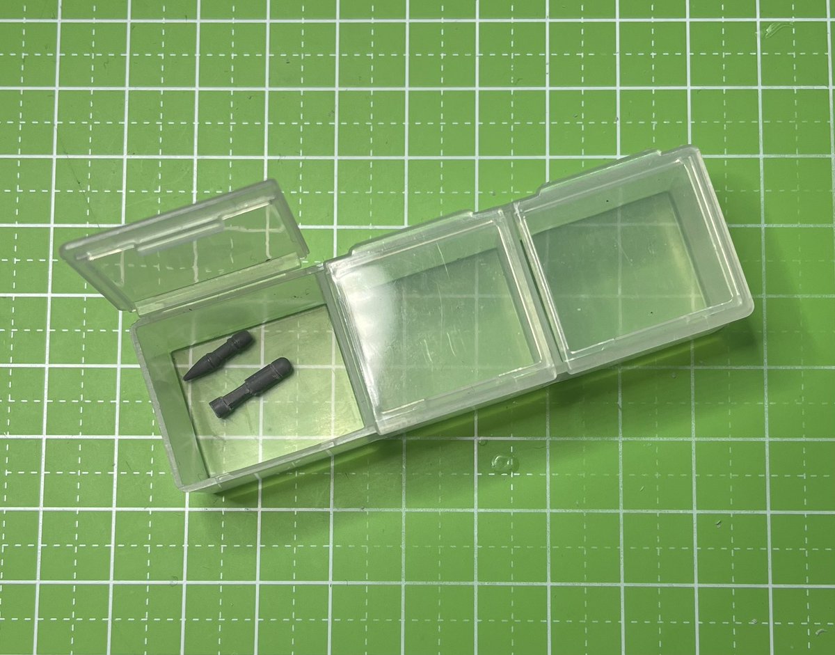 さ、もう無くす事のないようにちゃんと小物入れにしまいます。