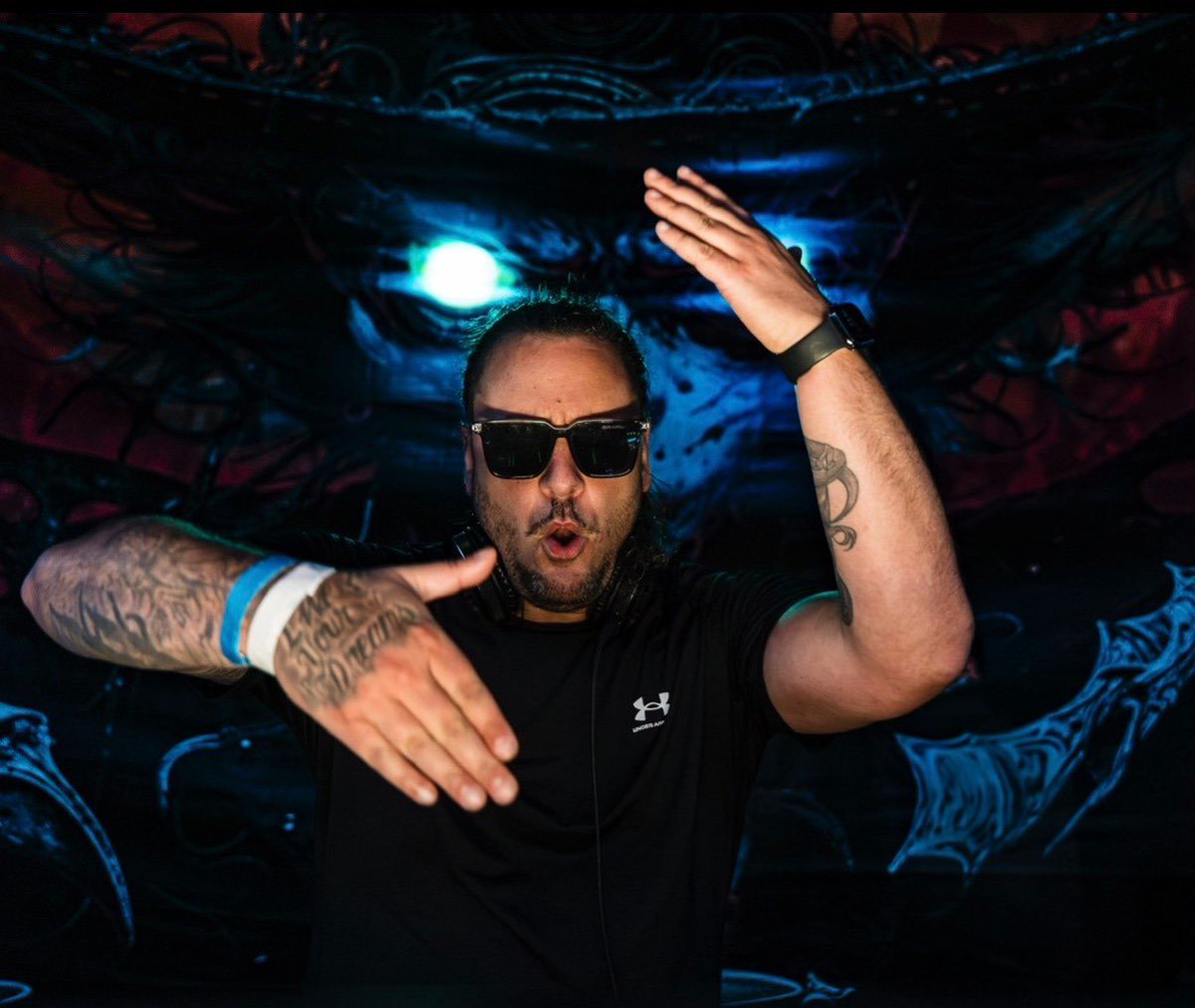 Loud Cave tweet media